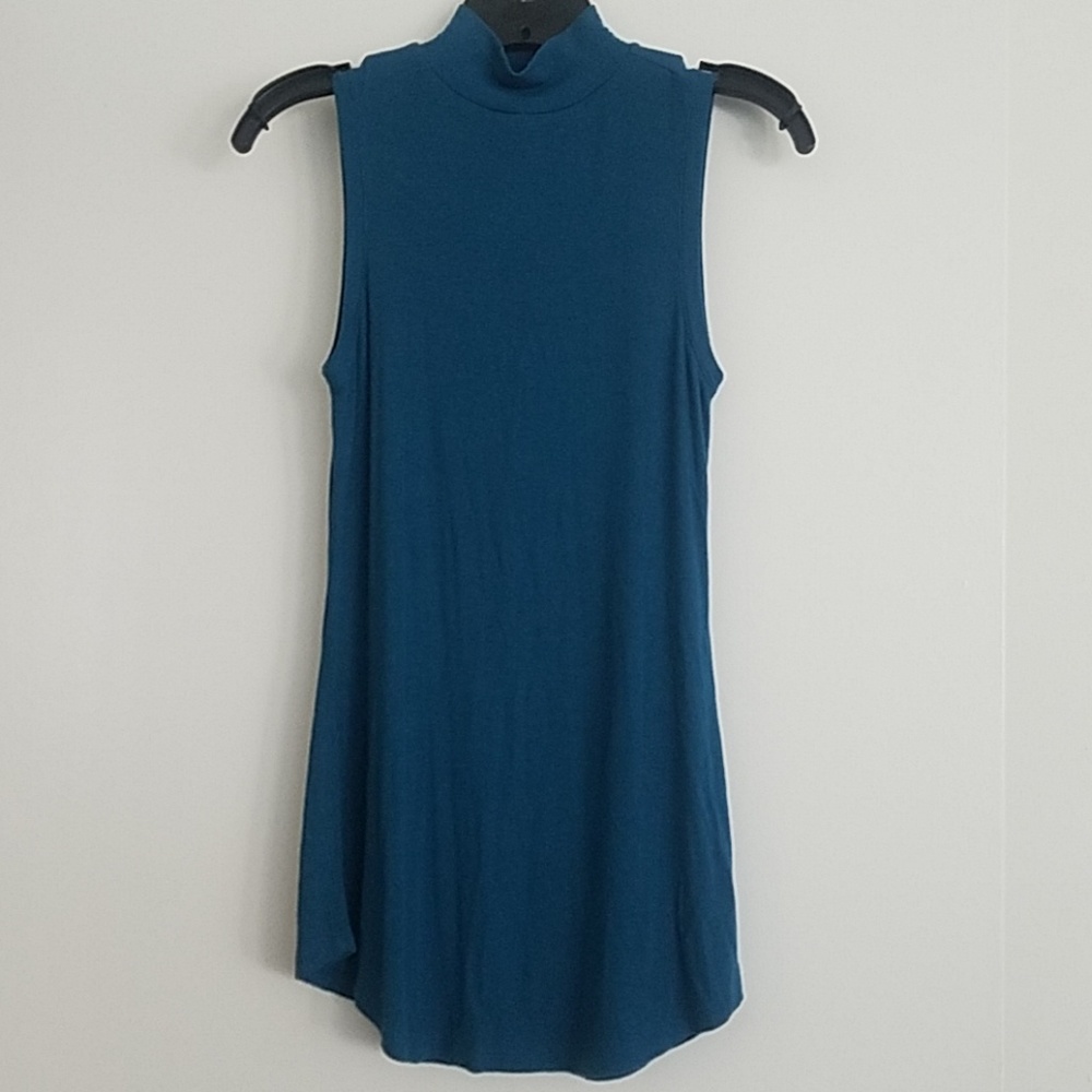 A New Day Sleevless Turtleneck Blue Top